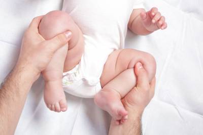 Проверка дисплазии тазобедренного сустава у новорожденного