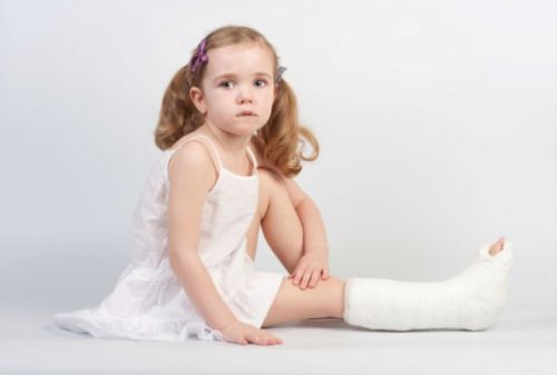 Перелом ноги у ребенка