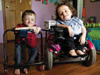 Дети в инвалидных креслах